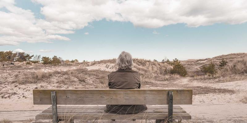 融合日式禅意与科技美学:张家界铝合金门窗节能标准与阳光房设计全解析